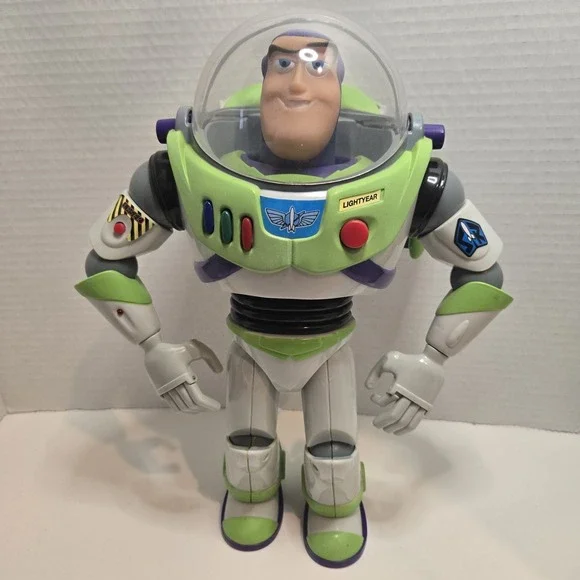 TOY STORY Ultimate Talking Action Figure BUZZ LIGHTYEAR 1995 First Edition W Box